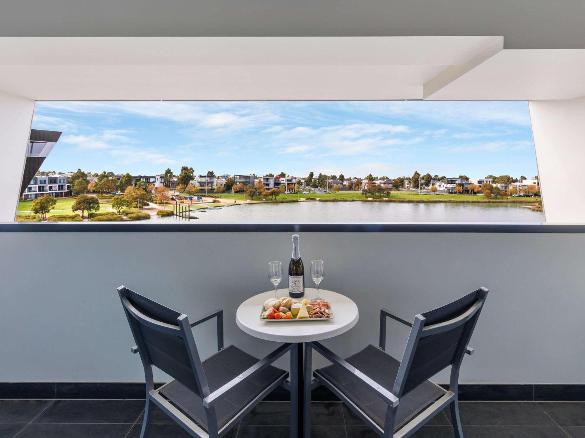 Mercure Melbourne קרולין ספרינגס מראה חיצוני תמונה